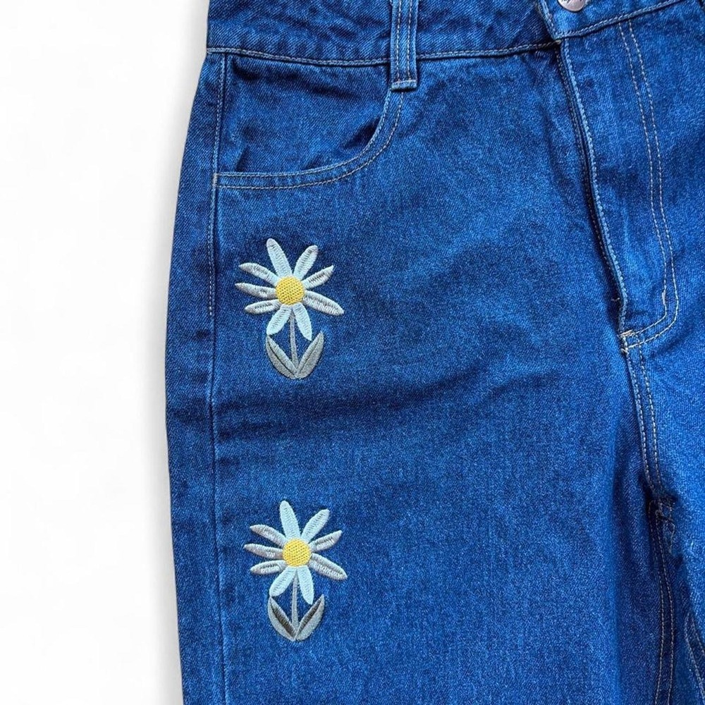 Princess Highway Daisy Embroidered Straight leg jeans